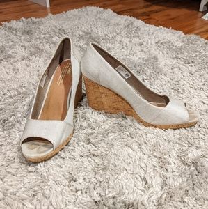 TOMS wedges